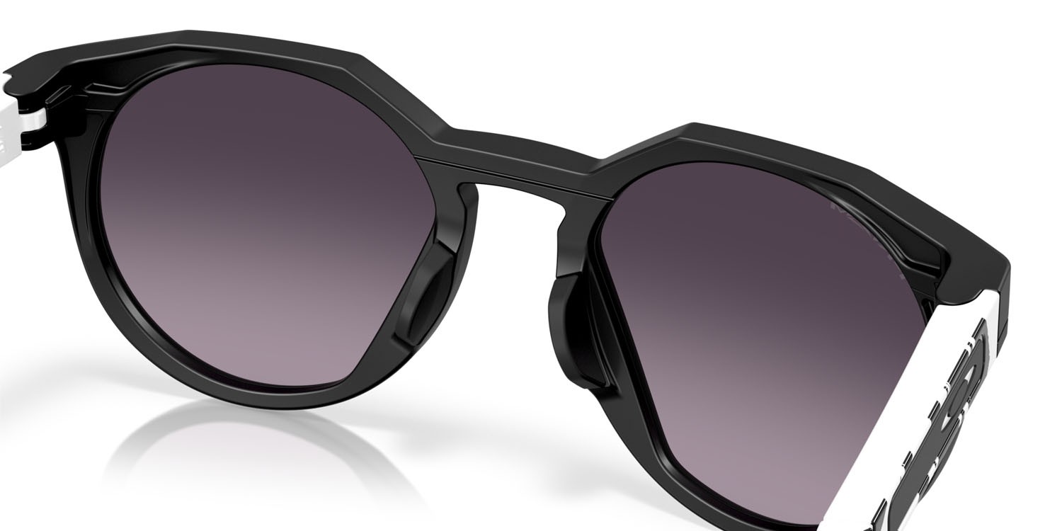 Occhiali da sole Oakley HSTN OO 9242 (924212) colore nero opaco forma rotondo lenti prizm black
