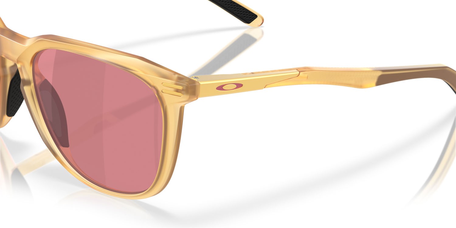 Occhiali da sole Oakley Thurso OO 9286 (928610) colore grenache opaco forma quadrato lenti prizm dark golf