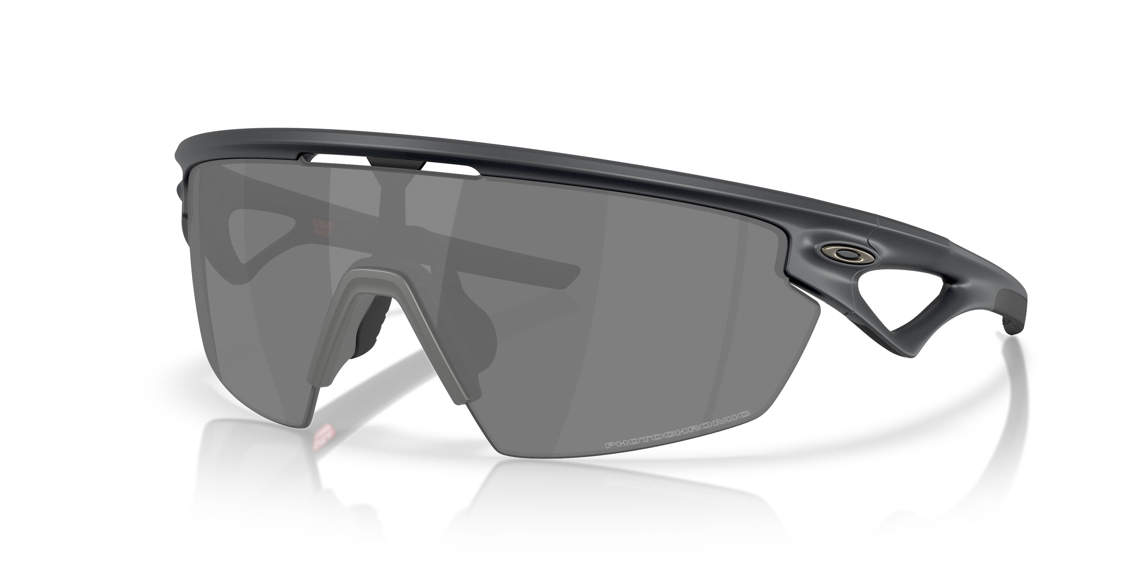 Sonnenbrillen Oakley Sphaera OO 9403 (940325) farbe carbonio form maske gläser clear to black iridium photochromic