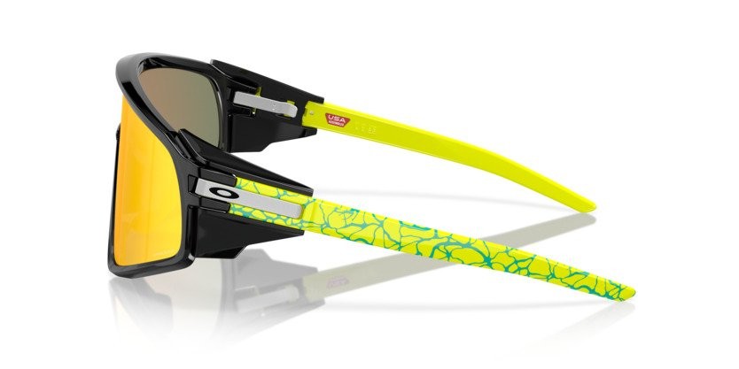 Sonnenbrillen Oakley Latch Panel OO 9404 (940410) farbe nero inchiostro form maske gläser prizm ruby
