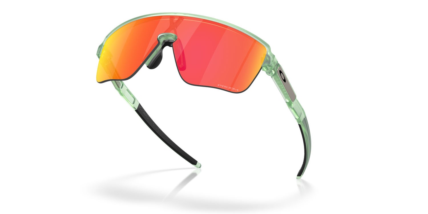 Sonnenbrillen Oakley Corridor SQ OO 9415 (941506) farbe giada trasparente opaco form rechteckig gläser prizm ruby