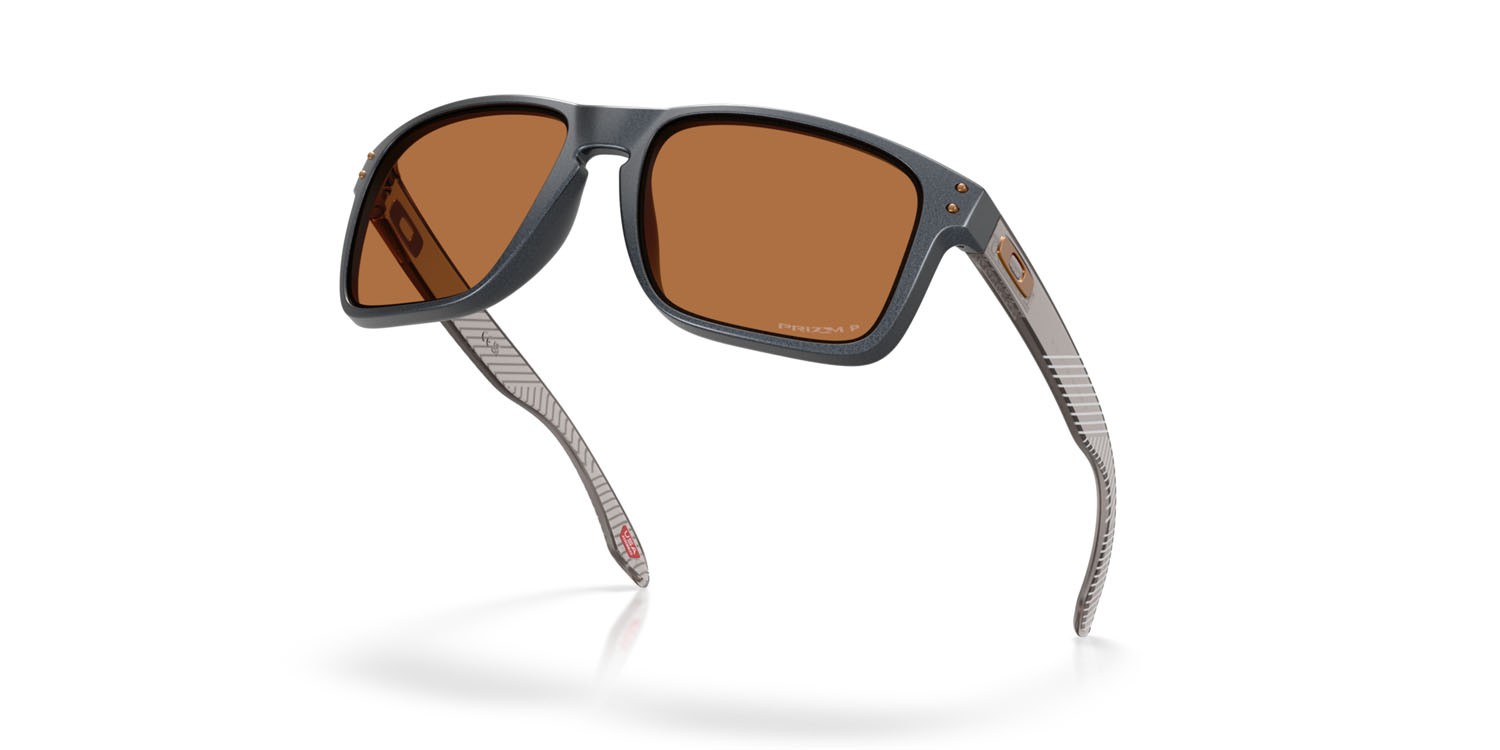 Occhiali da sole Oakley Holbrook XL OO 9417 (941749) colore acciaio blu forma quadrato lenti prizm bronze polarized
