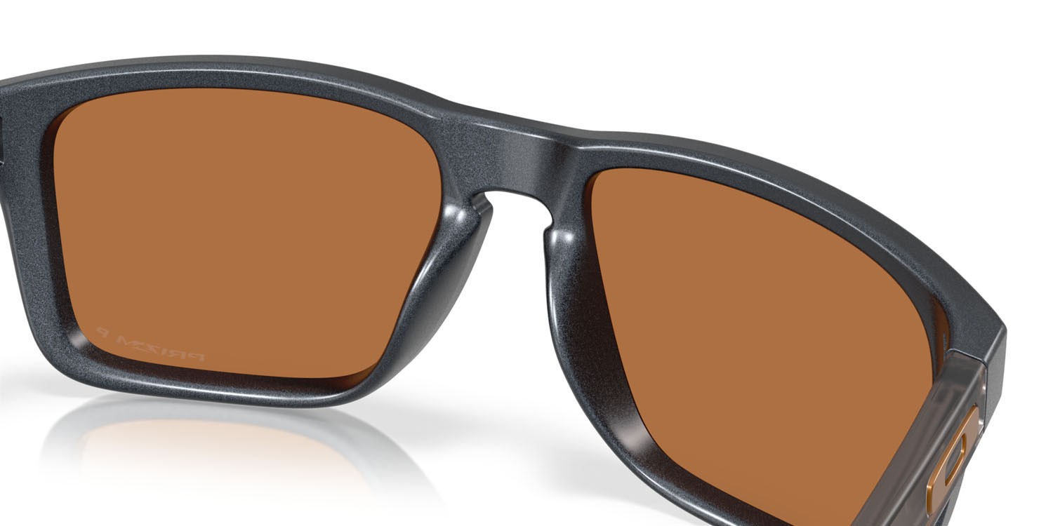 Occhiali da sole Oakley Holbrook XL OO 9417 (941749) colore acciaio blu forma quadrato lenti prizm bronze polarized