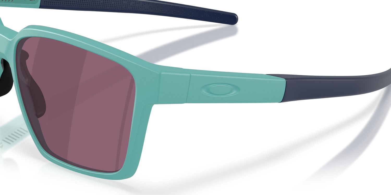 Occhiali da sole Oakley Actuator SQ OO 9430 (943008) colore pacifico opaco forma rettangolare lenti prizm road black