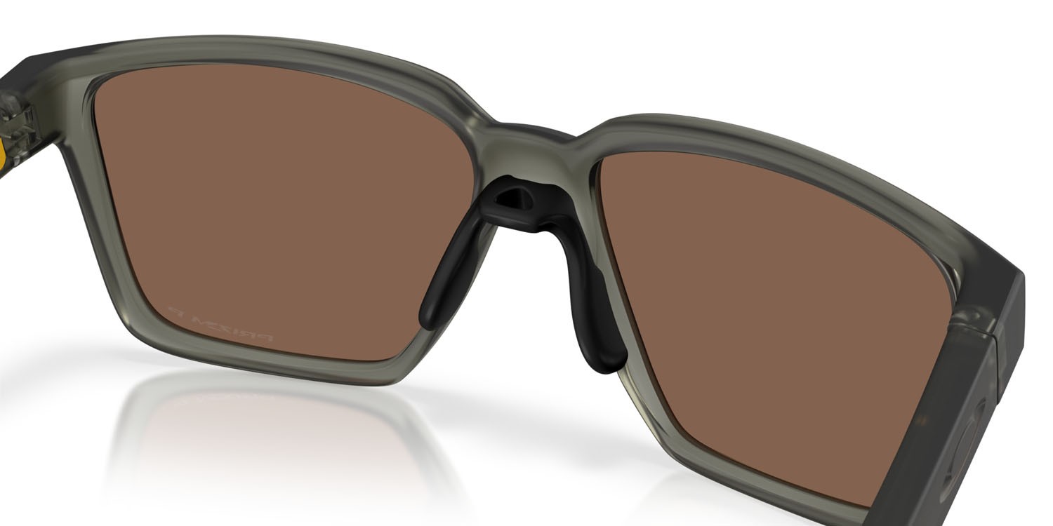 Sonnenbrillen Oakley Actuator SQ OO 9430 (943009) farbe olive ink opaco form rechteckig gläser prizm 24k polarized