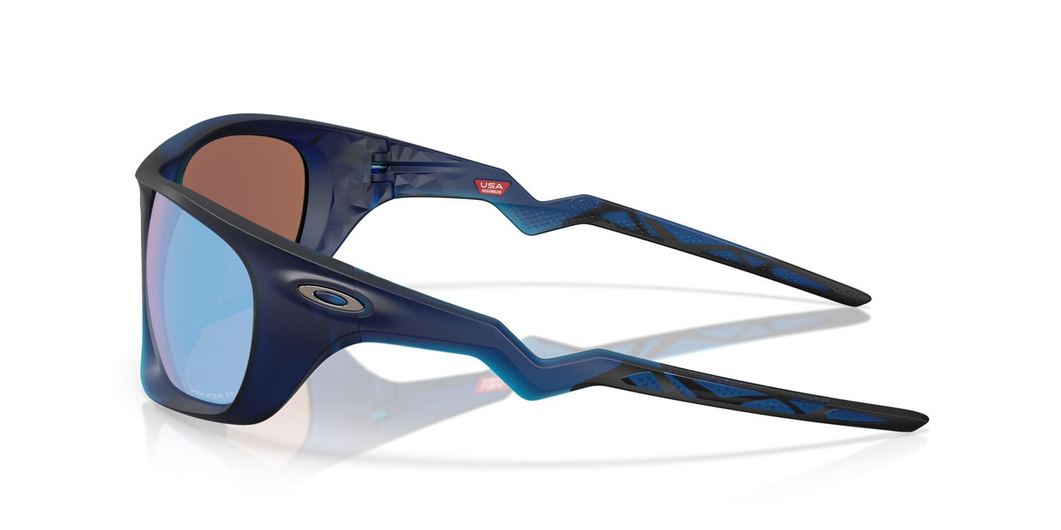 Sunglasses Oakley Lateralis OO 9431 (943103) color blu opaco trasparente shape rectangle lenses prizm deep water polarized