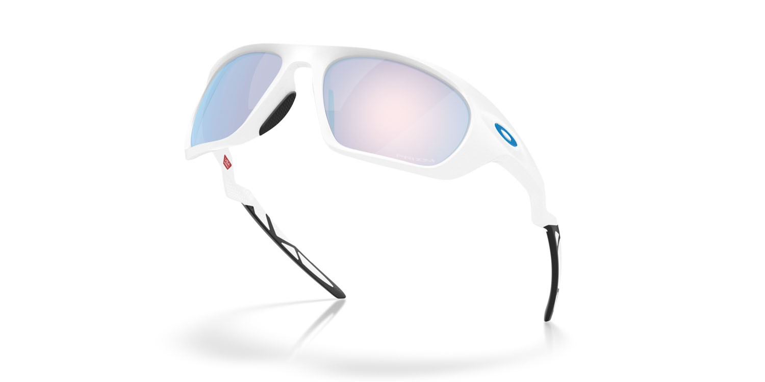 Occhiali da sole Oakley Lateralis OO 9431 (943109) colore bianco opaco forma rettangolare lenti prizm snow sapphire