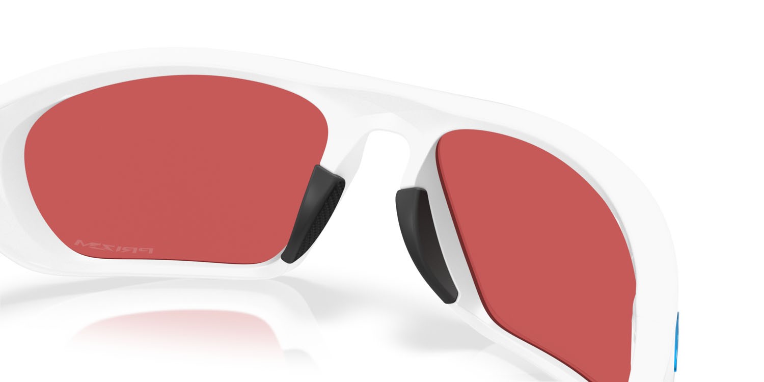 Occhiali da sole Oakley Lateralis OO 9431 (943109) colore bianco opaco forma rettangolare lenti prizm snow sapphire