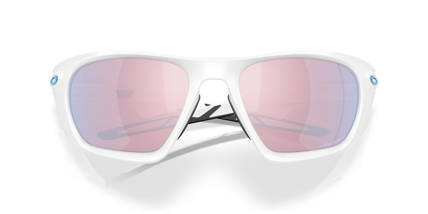Occhiali da sole Oakley Lateralis OO 9431 (943109) colore bianco opaco forma rettangolare lenti prizm snow sapphire