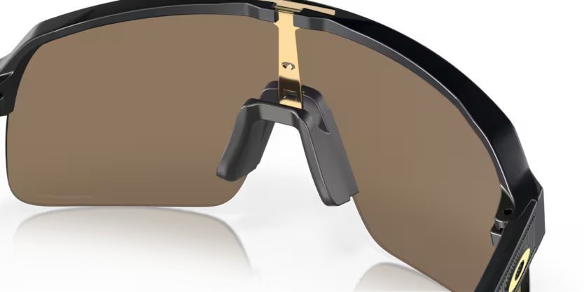 Occhiali da sole Oakley Sutro lite OO 9463 (946313) colore matte carbon forma rettangolare lenti prizm 24k