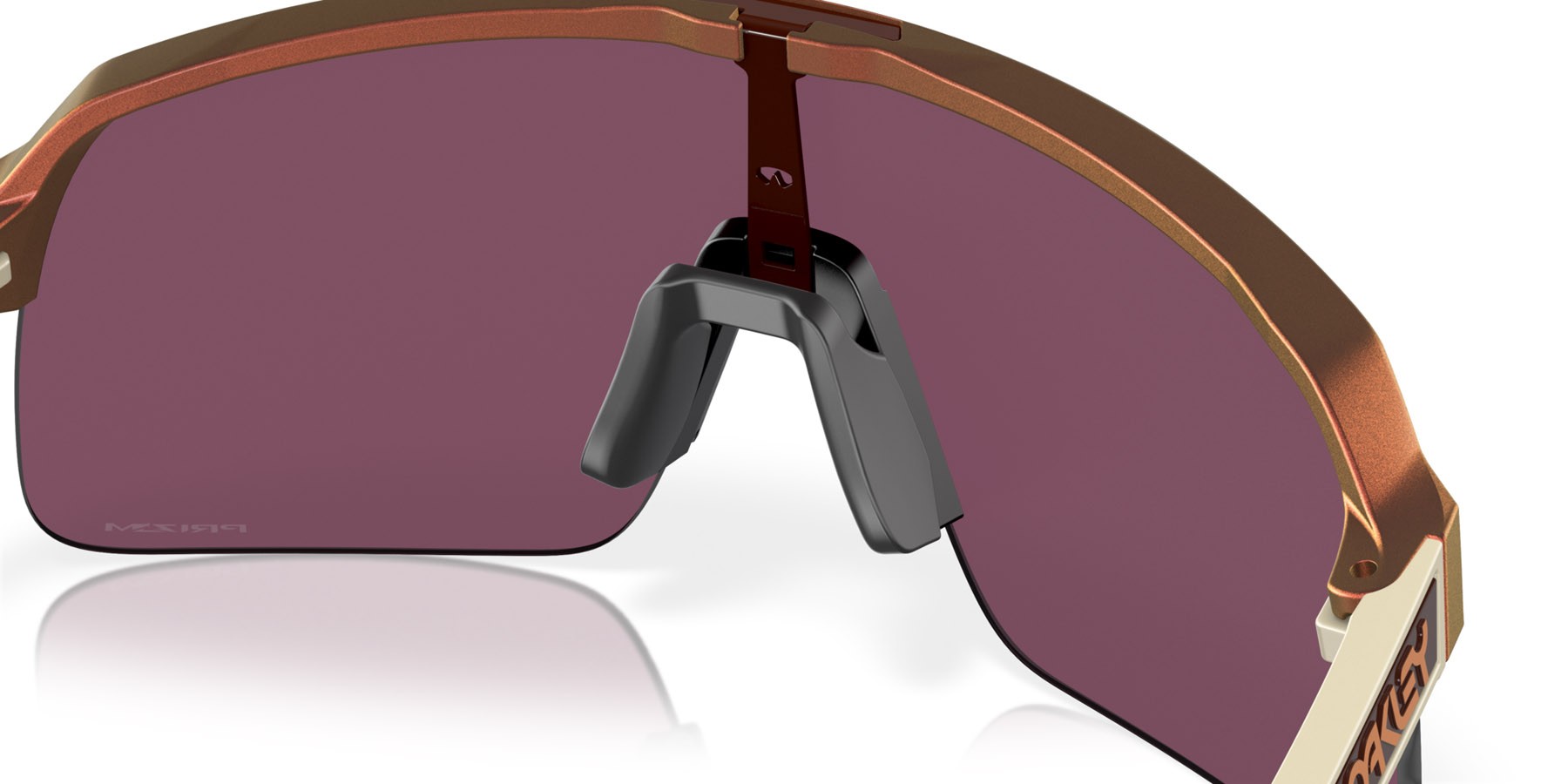 Occhiali da sole Oakley Sutro Lite OO 9463 (946358) colore matte red gold colorshift forma mask lenti prizm road black