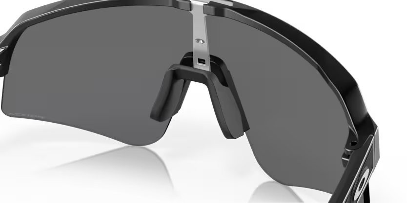 Occhiali da sole Oakley Sutro Lite Sweep OO 9465 (946503) colore matte black forma rettangolare lenti prizm black