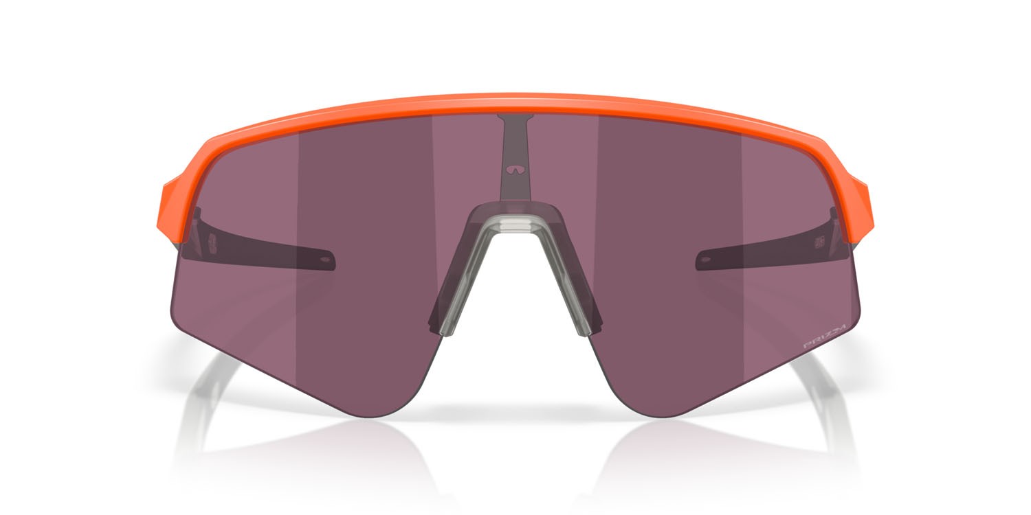 Occhiali da sole Oakley Sutro Lite Sweep OO 9465 (946530) colore arancione neon opaco forma mask lenti prizm road black