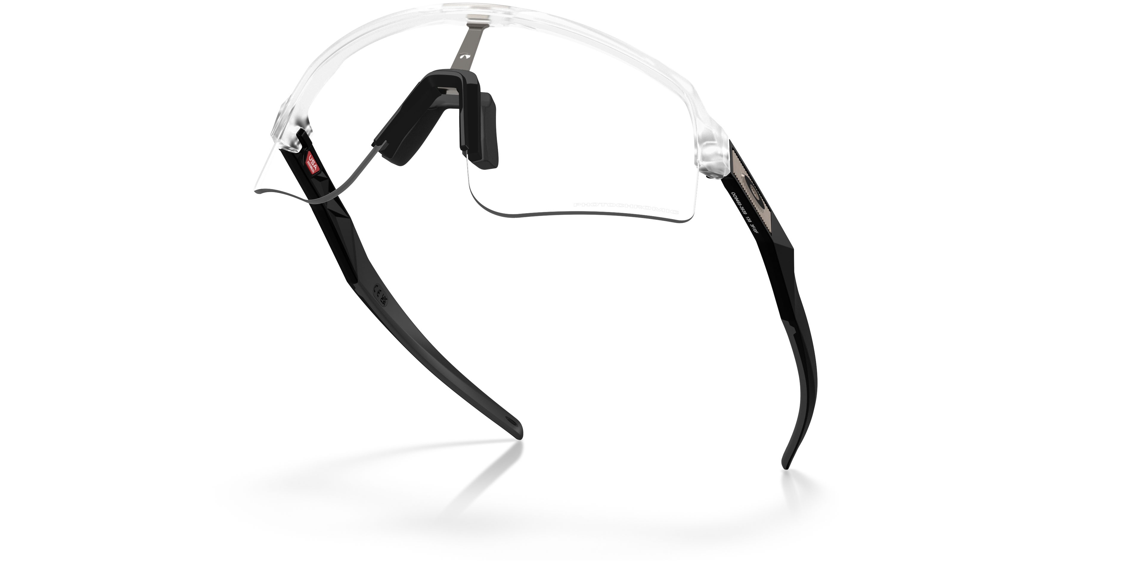 Occhiali da sole Oakley Sutro Lite Sweep OO 9465 (946539) colore trasparente opaco forma mask lenti clear to black iridium photochromic