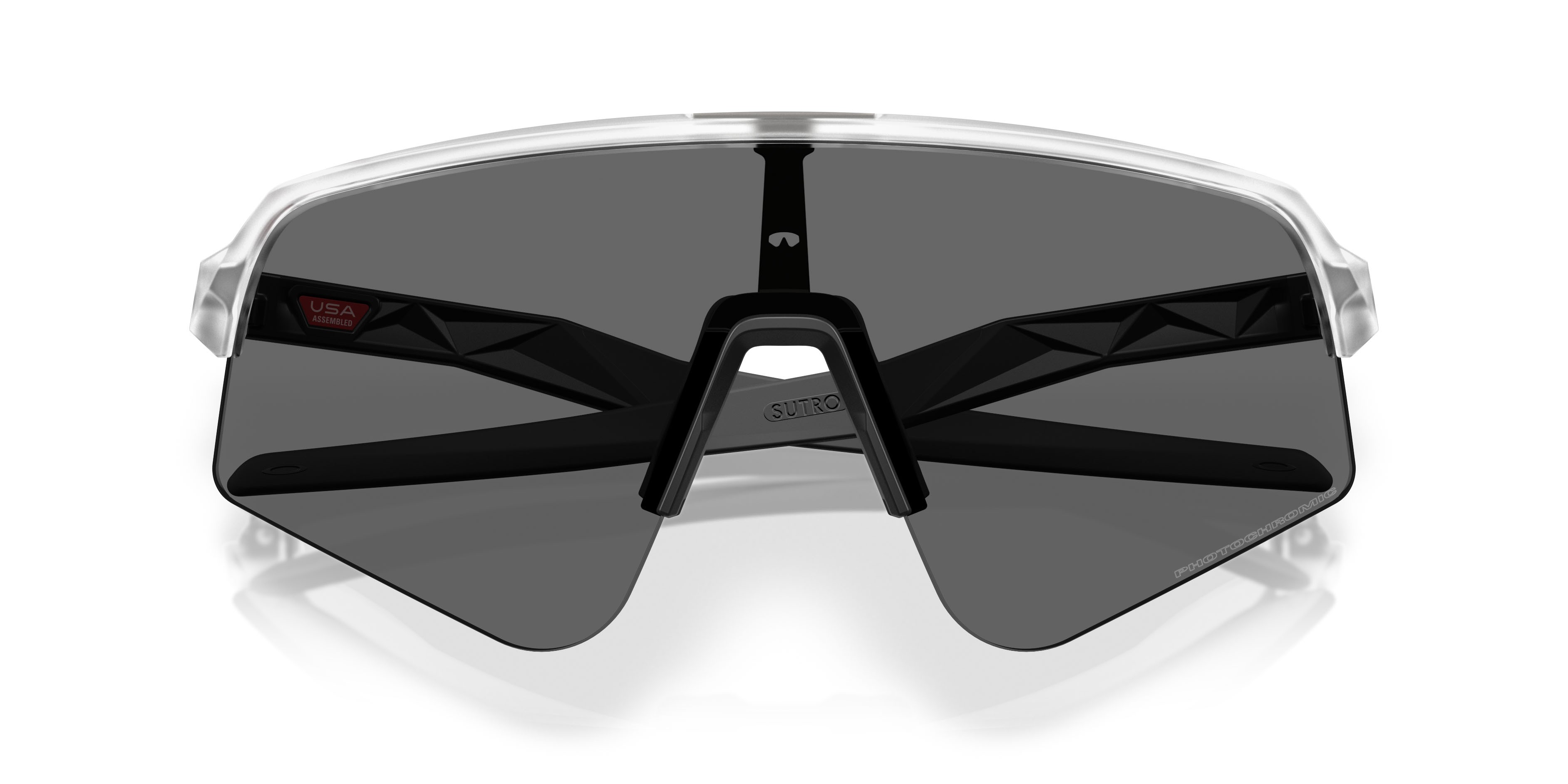 Occhiali da sole Oakley Sutro Lite Sweep OO 9465 (946539) colore trasparente opaco forma mask lenti clear to black iridium photochromic