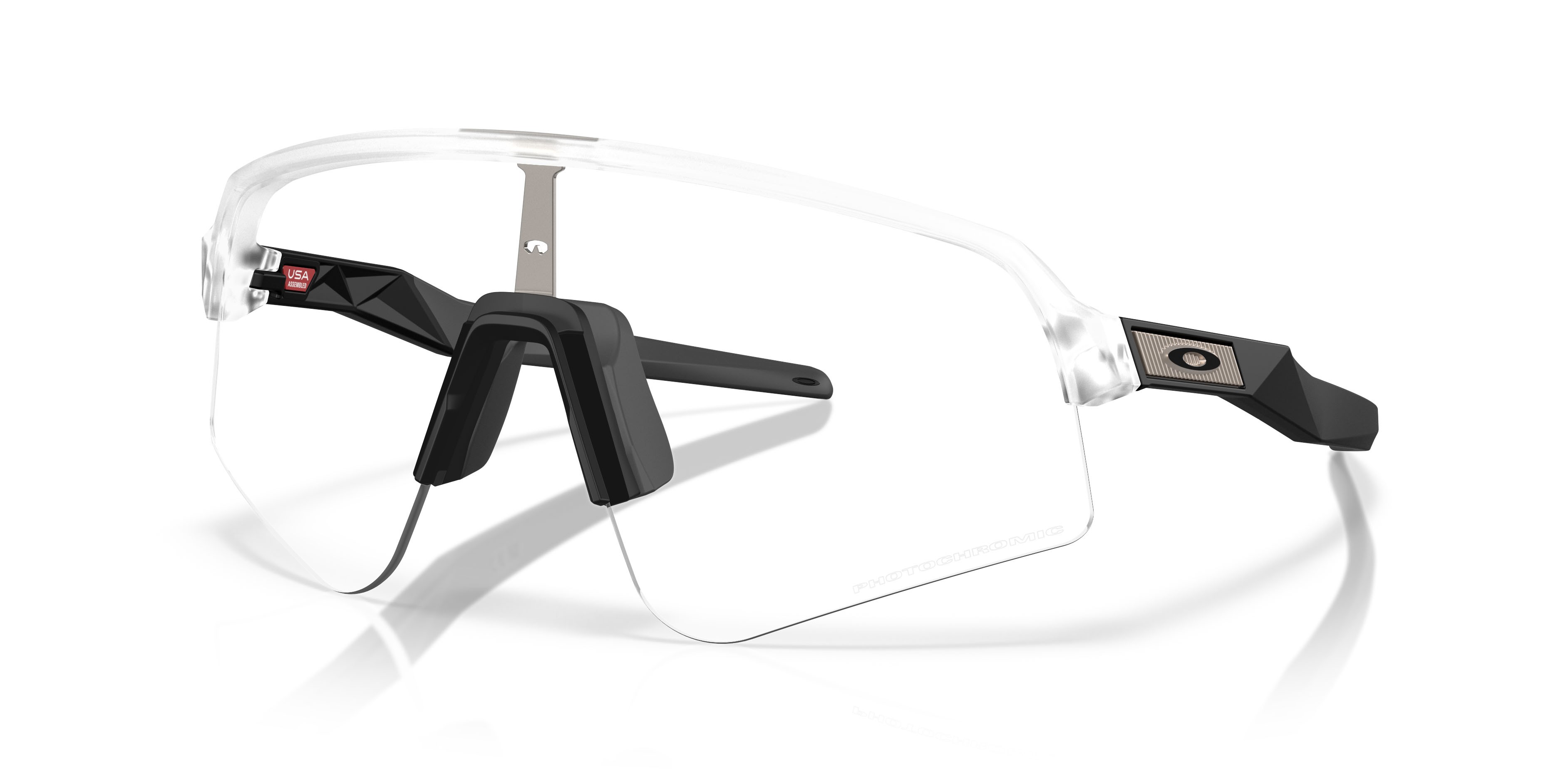 Occhiali da sole Oakley Sutro Lite Sweep OO 9465 (946539) colore trasparente opaco forma mask lenti clear to black iridium photochromic
