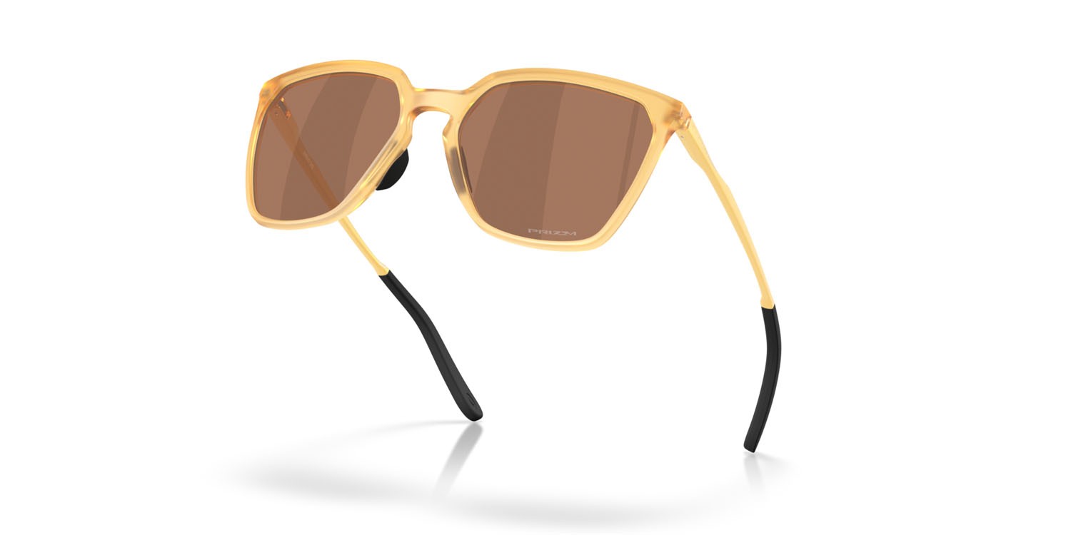 Sonnenbrillen Oakley Sielo SQ OO 9480 (948005) farbe matte transparent light curry form rechteckig gläser prizm tungsten