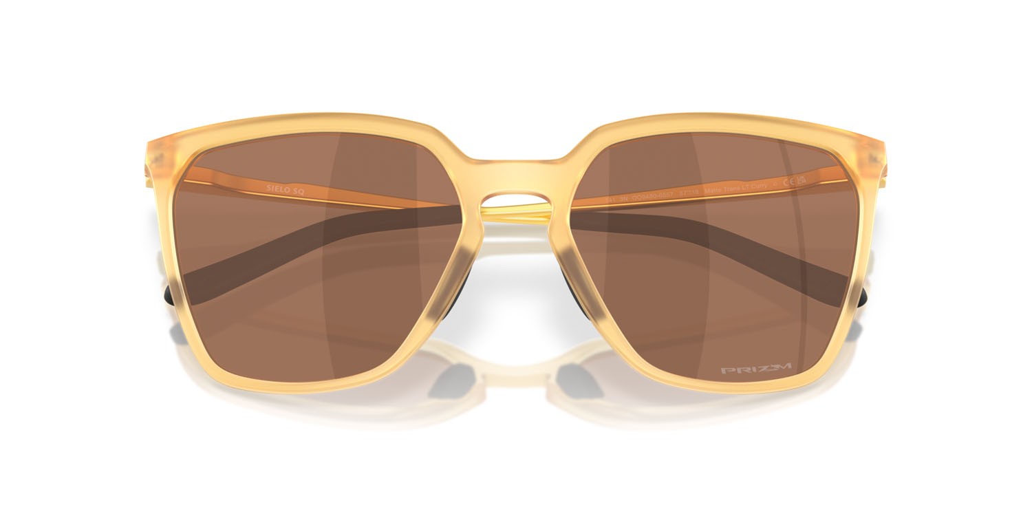 Sonnenbrillen Oakley Sielo SQ OO 9480 (948005) farbe matte transparent light curry form rechteckig gläser prizm tungsten