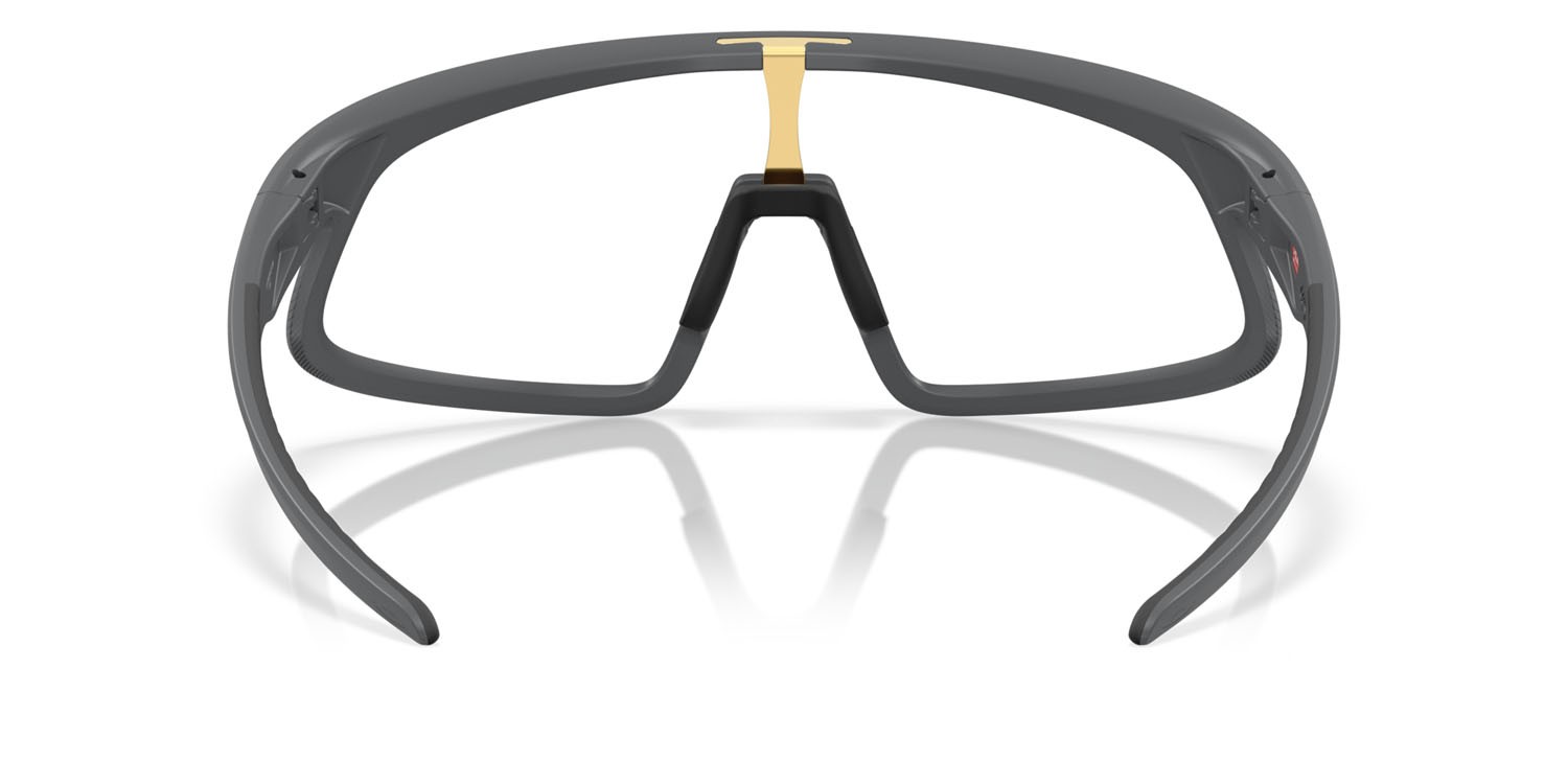 Occhiali da sole Oakley RSLV OO 9484D (948406) colore carbonio opaco forma rettangolare lenti clear to black iridium photochromic