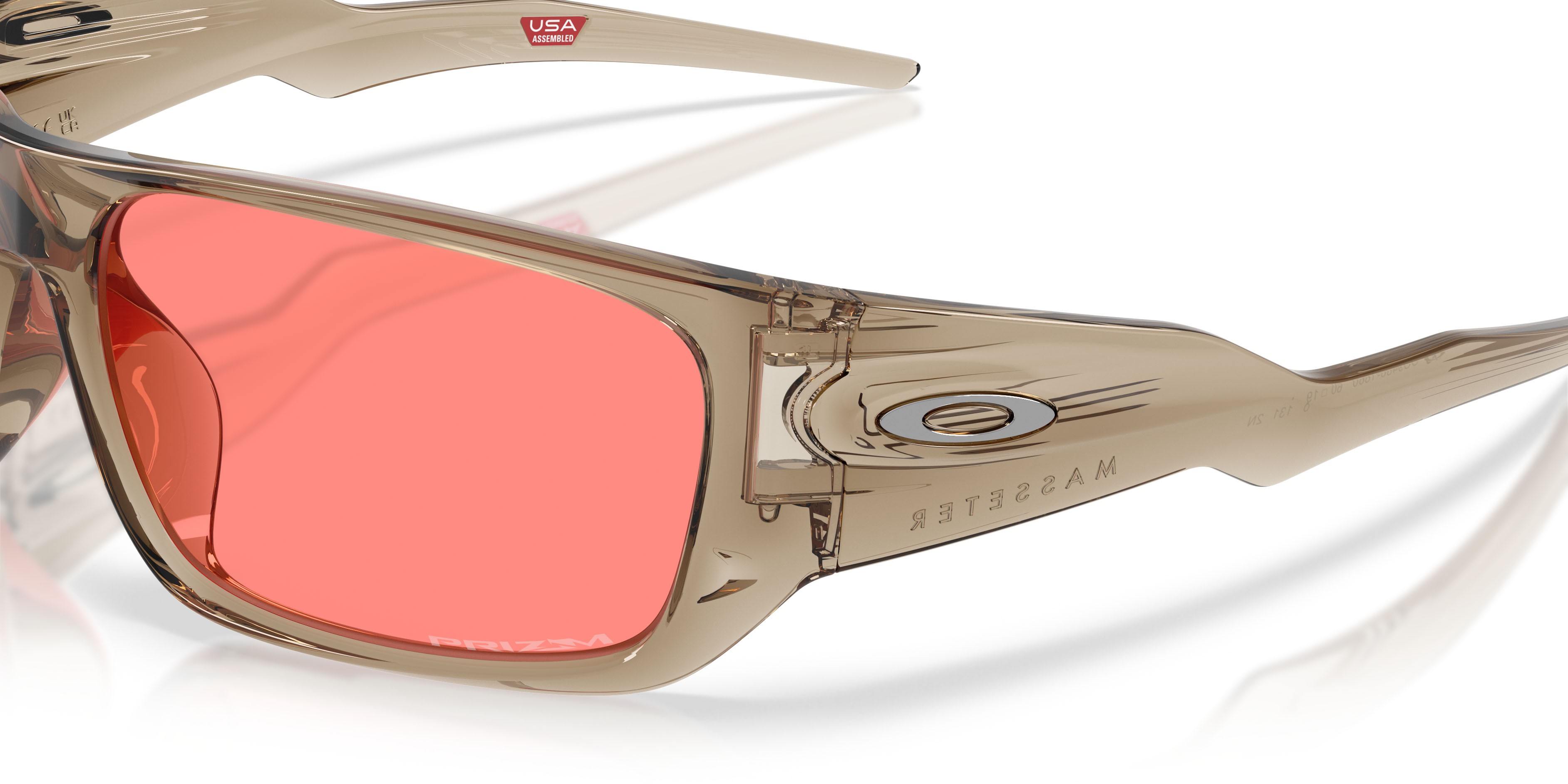 Occhiali da sole Oakley Masseter OO 9486 (948616) colore sabbia trasparente forma rettangolare lenti prizm peach