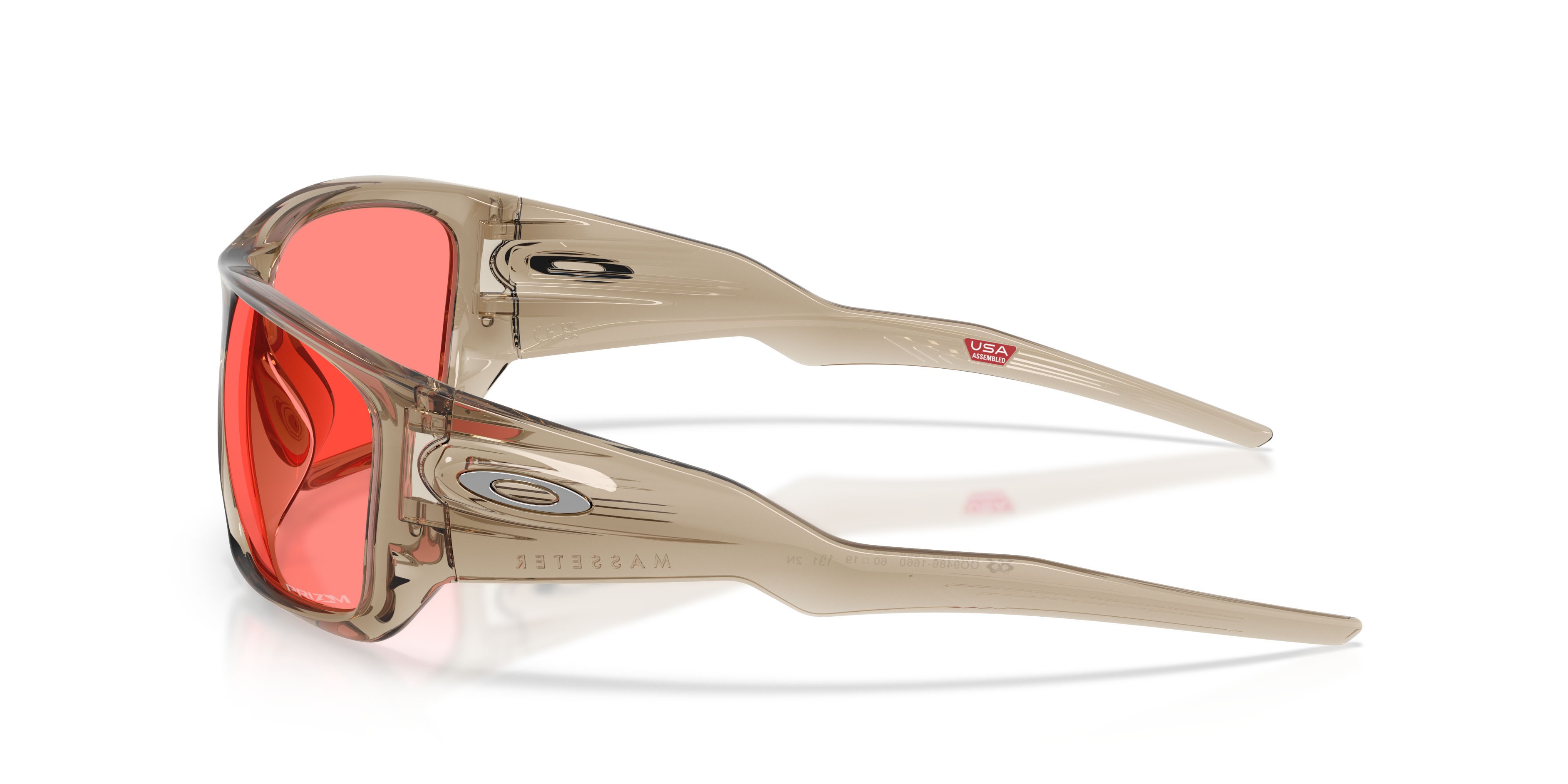 Occhiali da sole Oakley Masseter OO 9486 (948616) colore sabbia trasparente forma rettangolare lenti prizm peach