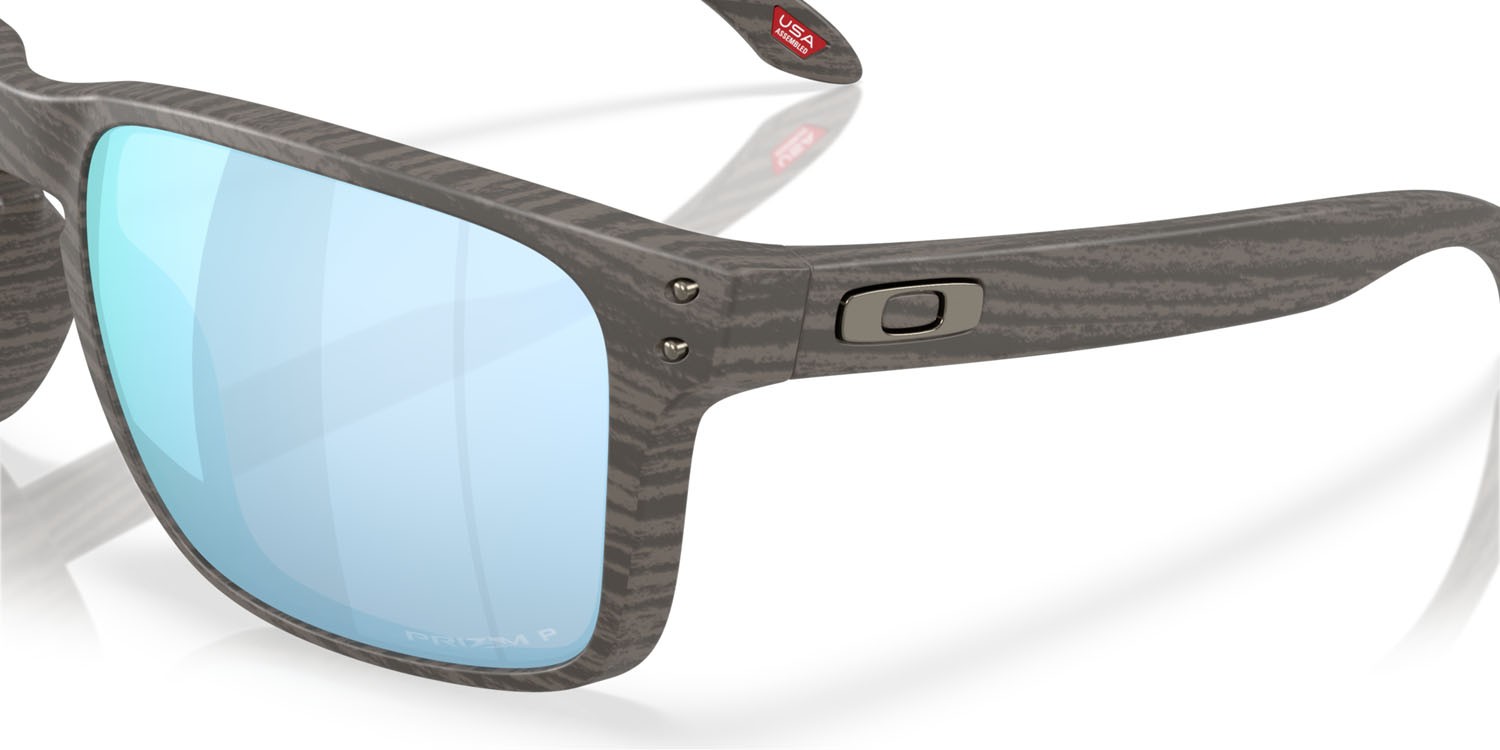 Sonnenbrillen Oakley Holbrook XXL OO 9487 (948704) farbe woodgrain form rechteckig gläser prizm deep water polarized