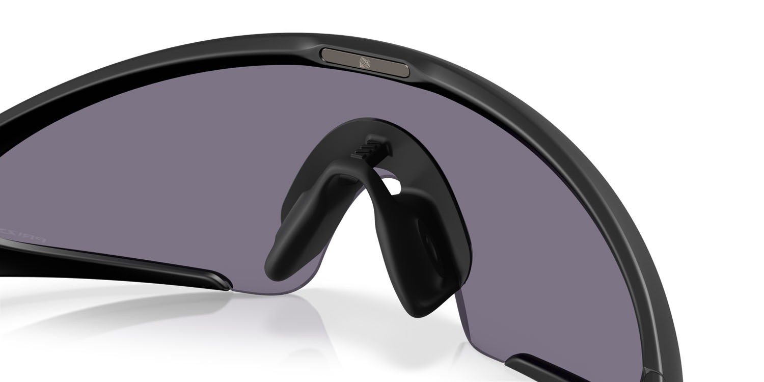 Sonnenbrillen Oakley Ellipse OO 9490 (949001) farbe nero opaco form oval gläser prizm grey