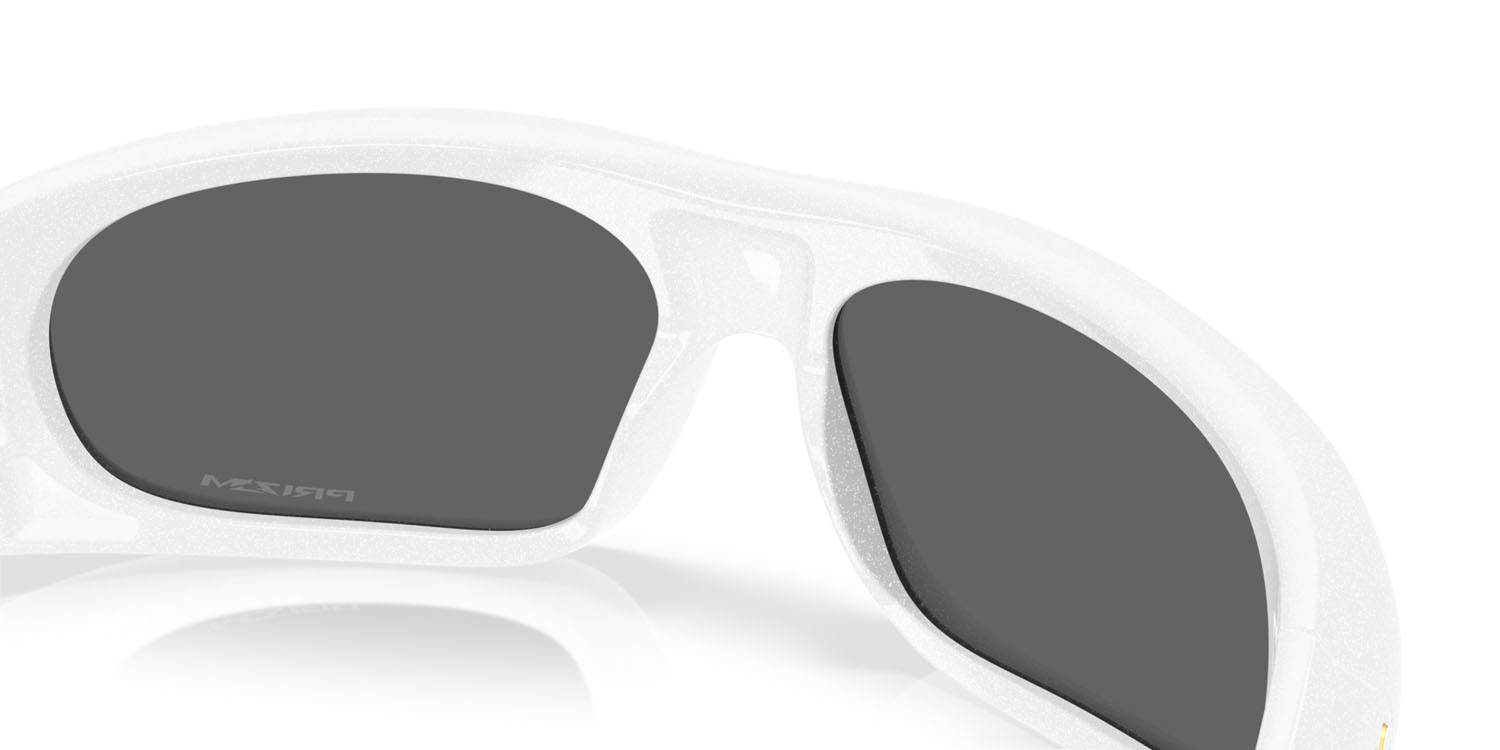 Occhiali da sole Oakley Belleville OO 9491 (949102) colore bianco perla forma rettangolare lenti prizm black