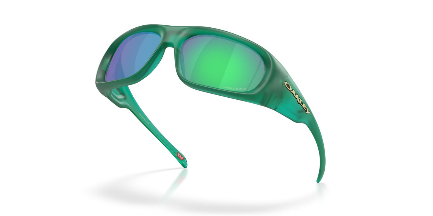 Occhiali da sole Oakley Belleville OO 9491 (949104) colore verde veronese trasparente opaco forma rettangolare lenti prizm jade