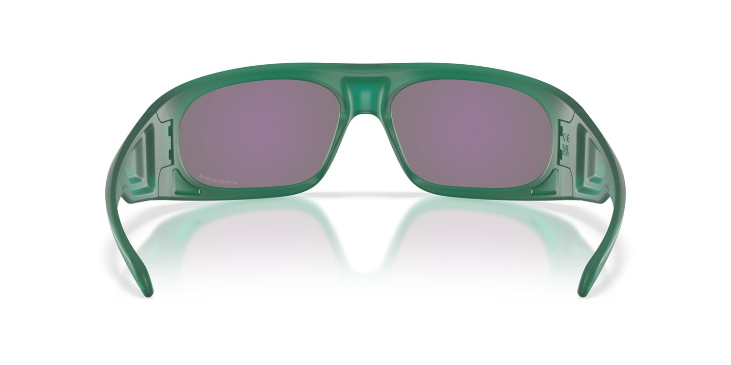 Occhiali da sole Oakley Belleville OO 9491 (949104) colore verde veronese trasparente opaco forma rettangolare lenti prizm jade