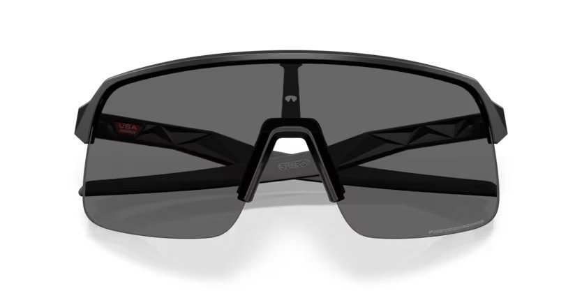 Sonnenbrillen Oakley Sutro Lite S OO 9496 (949607) farbe nero opaco form rechteckig gläser clear to black iridium photochromic
