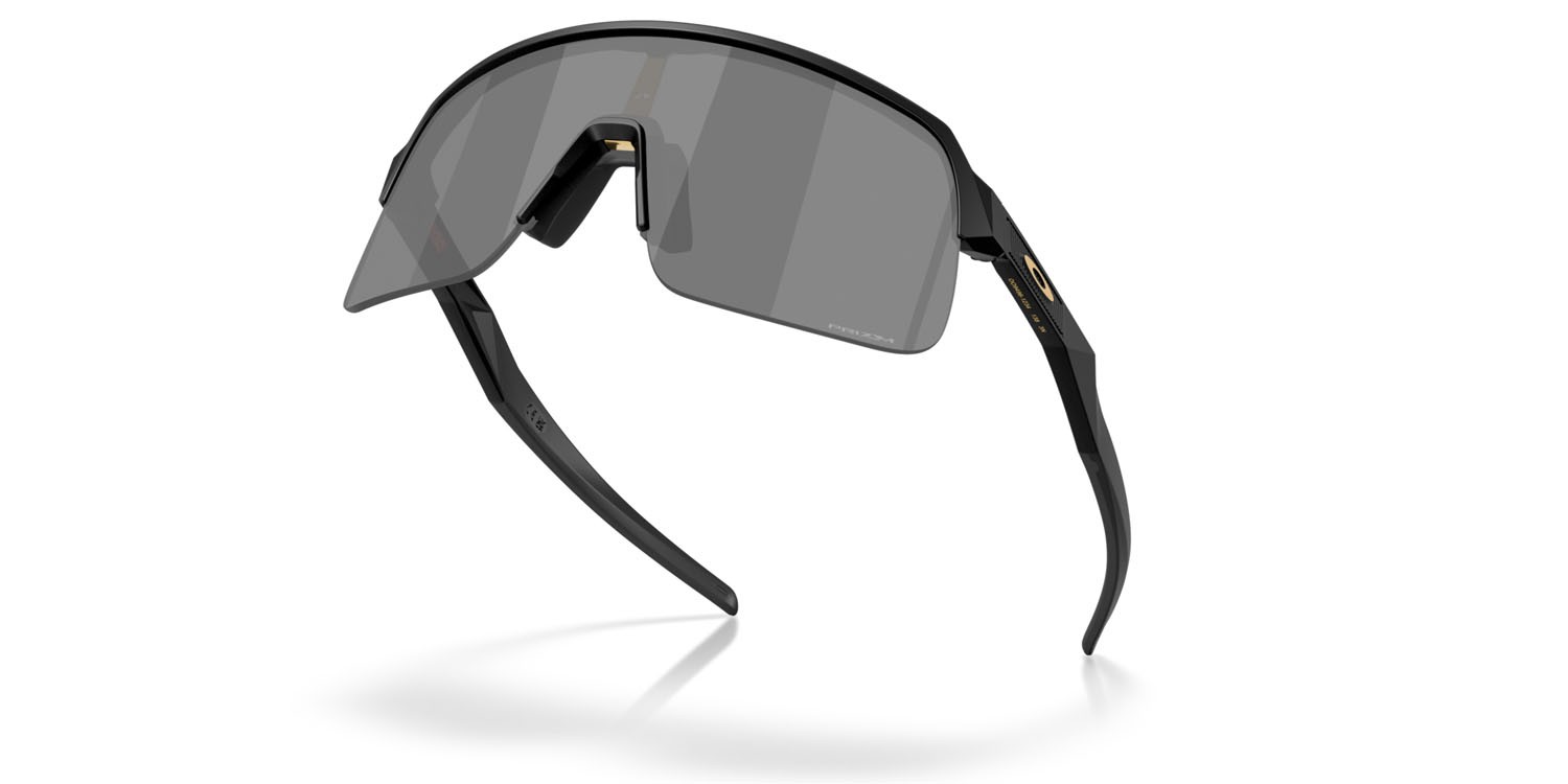 Sonnenbrillen Oakley Sutro Lite S OO 9496 (949612) farbe nero opaco form rechteckig gläser prizm black