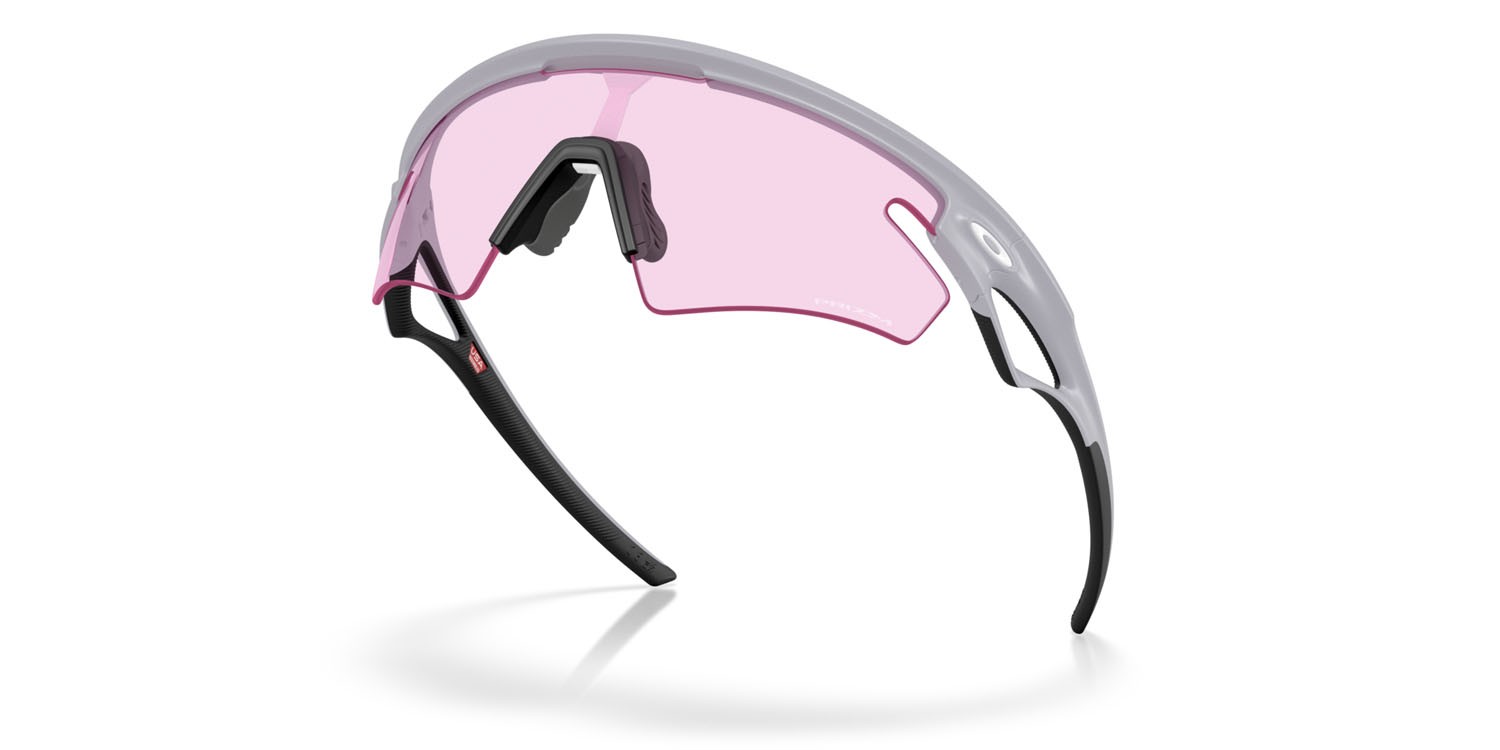 Sonnenbrillen Oakley Sphaera Slash OO 9499 (949907) farbe nebbia opaco form rechteckig gläser prizm low light