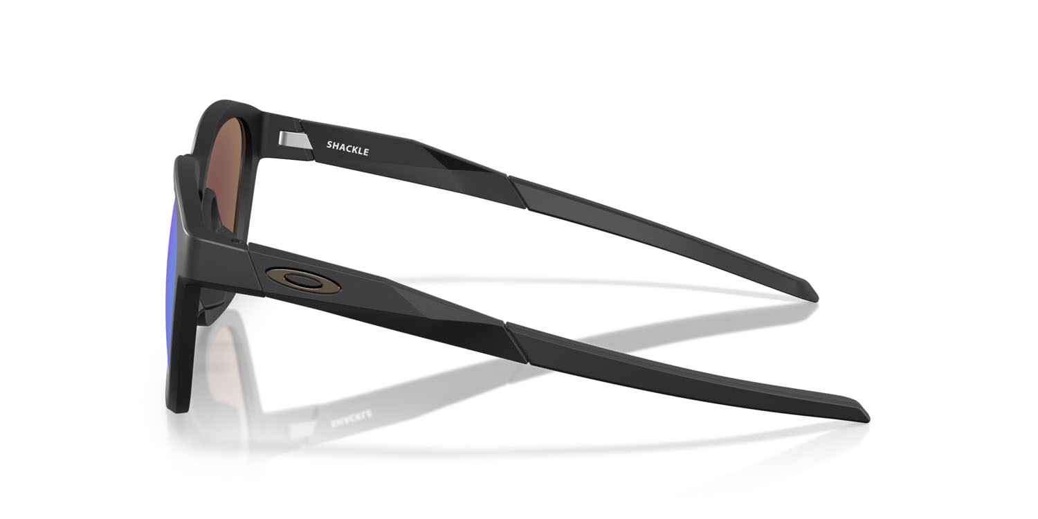 Sonnenbrillen Oakley Shackle OO 9507D (950701) farbe nero opaco form quadratisch gläser prizm sapphire