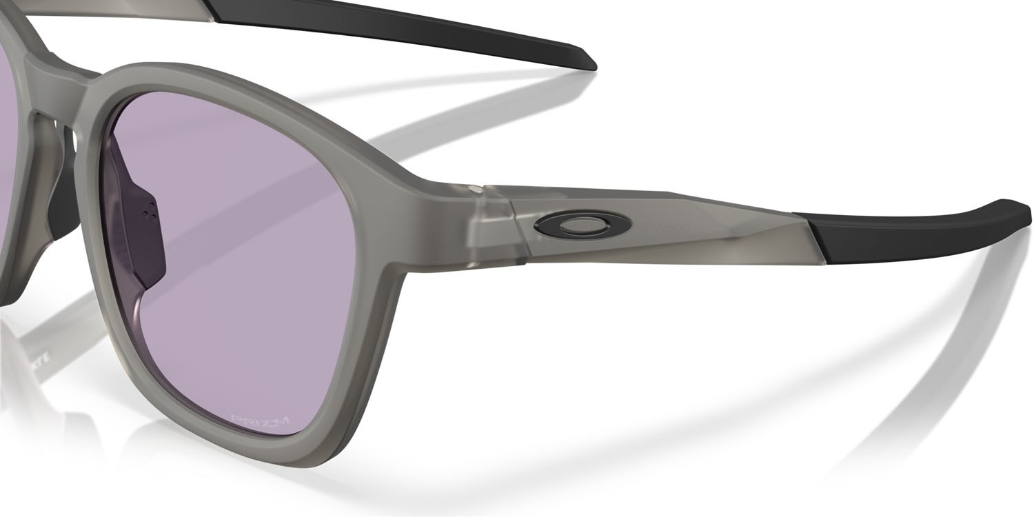 Sonnenbrillen Oakley Shackle OO 9507D (950704) farbe grigio fumo opaco form quadratisch gläser prizm ardesia