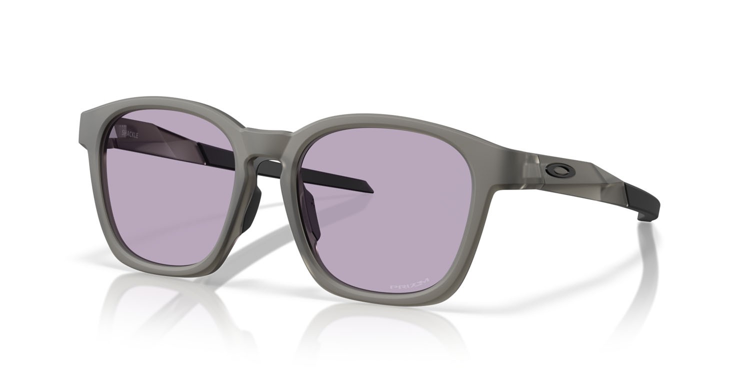 Sonnenbrillen Oakley Shackle OO 9507D (950704) farbe grigio fumo opaco form quadratisch gläser prizm ardesia