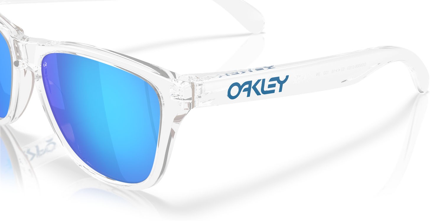 Occhiali da sole Oakley Frogskins S OO 9508 (950801) colore trasparente lucido forma rotondo lenti prizm sapphire