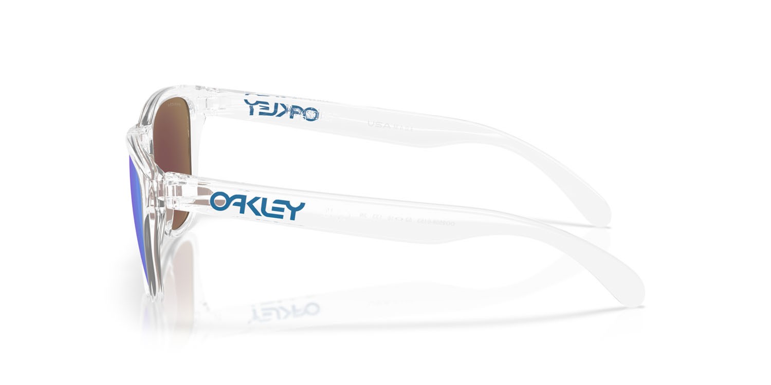 Occhiali da sole Oakley Frogskins S OO 9508 (950801) colore trasparente lucido forma rotondo lenti prizm sapphire