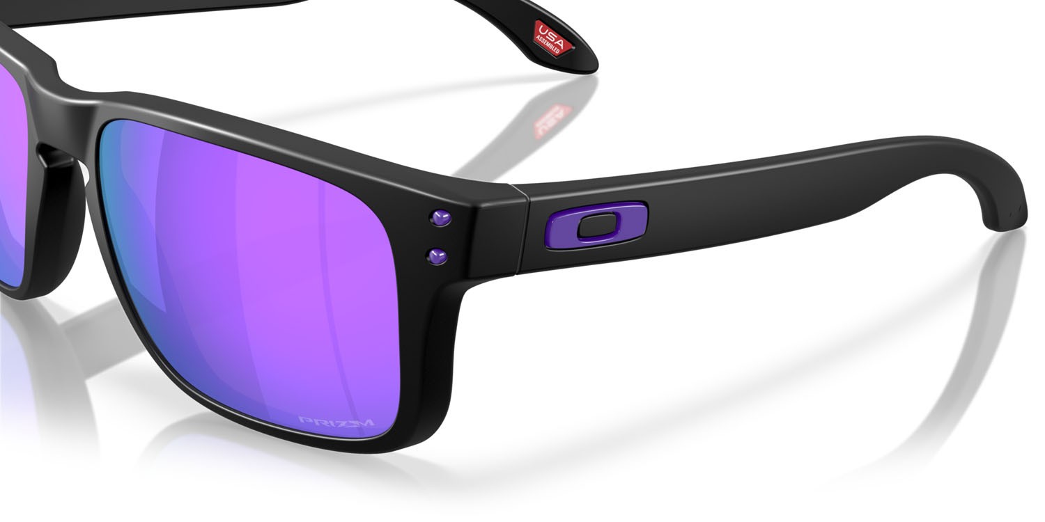 Occhiali da sole Oakley Holbrook S OO 9509 (950906) colore nero opaco forma quadrato lenti prizm violet