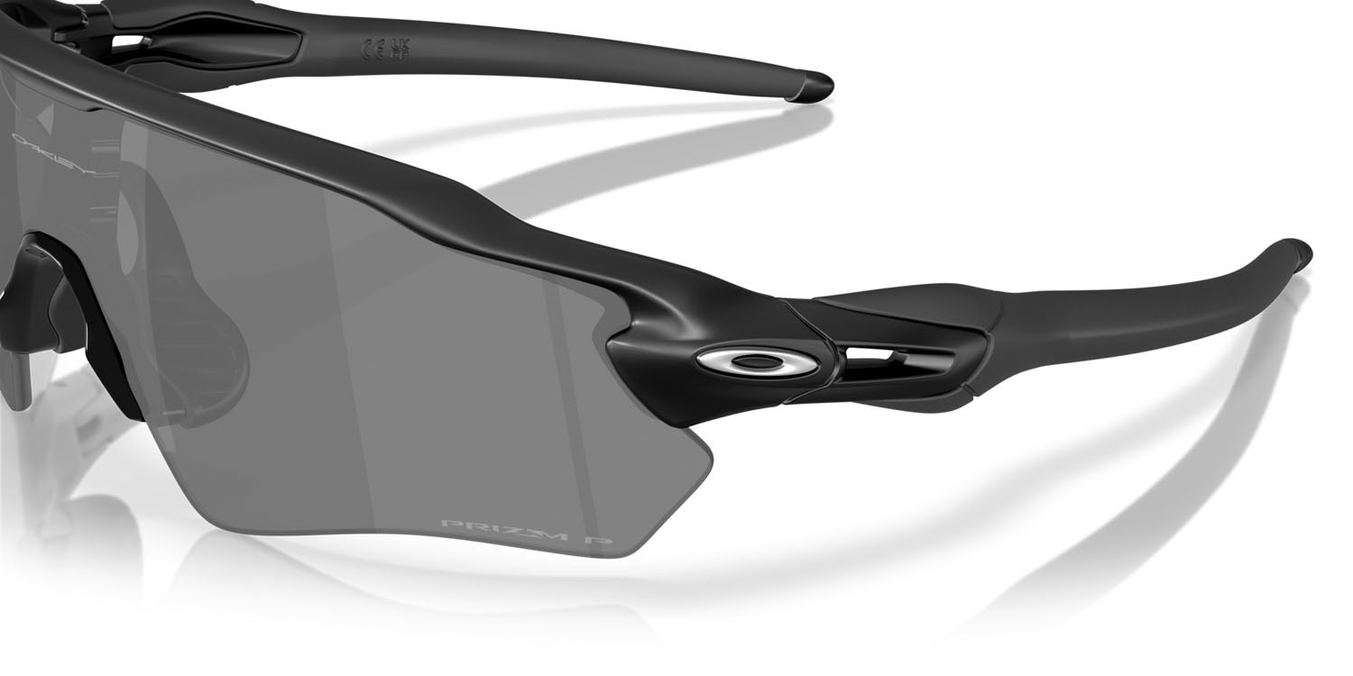 Occhiali da sole Oakley Radar EV S Path OO 9510 (951005) colore nero opaco forma rettangolare lenti prizm black polarized