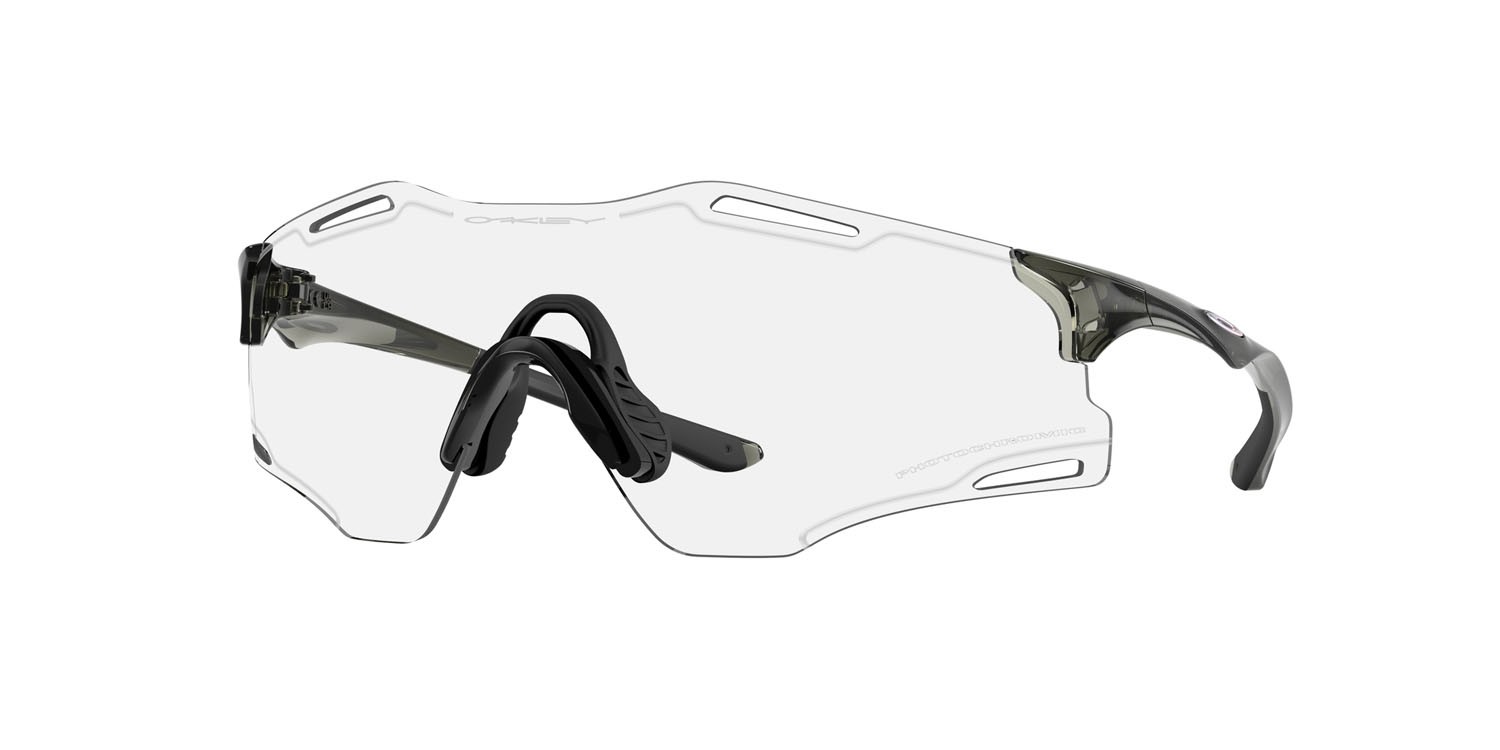 Sonnenbrillen Oakley Cybr Zero OO 9512D (951206) farbe grigio fumo traslucido form rechteckig gläser clear to black iridium photochromic