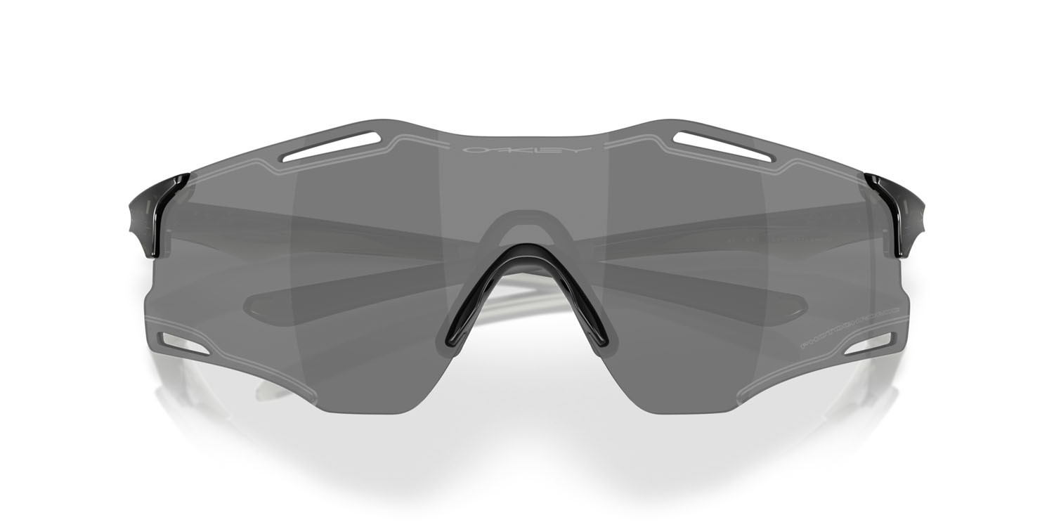 Sonnenbrillen Oakley Cybr Zero OO 9512D (951206) farbe grigio fumo traslucido form rechteckig gläser clear to black iridium photochromic