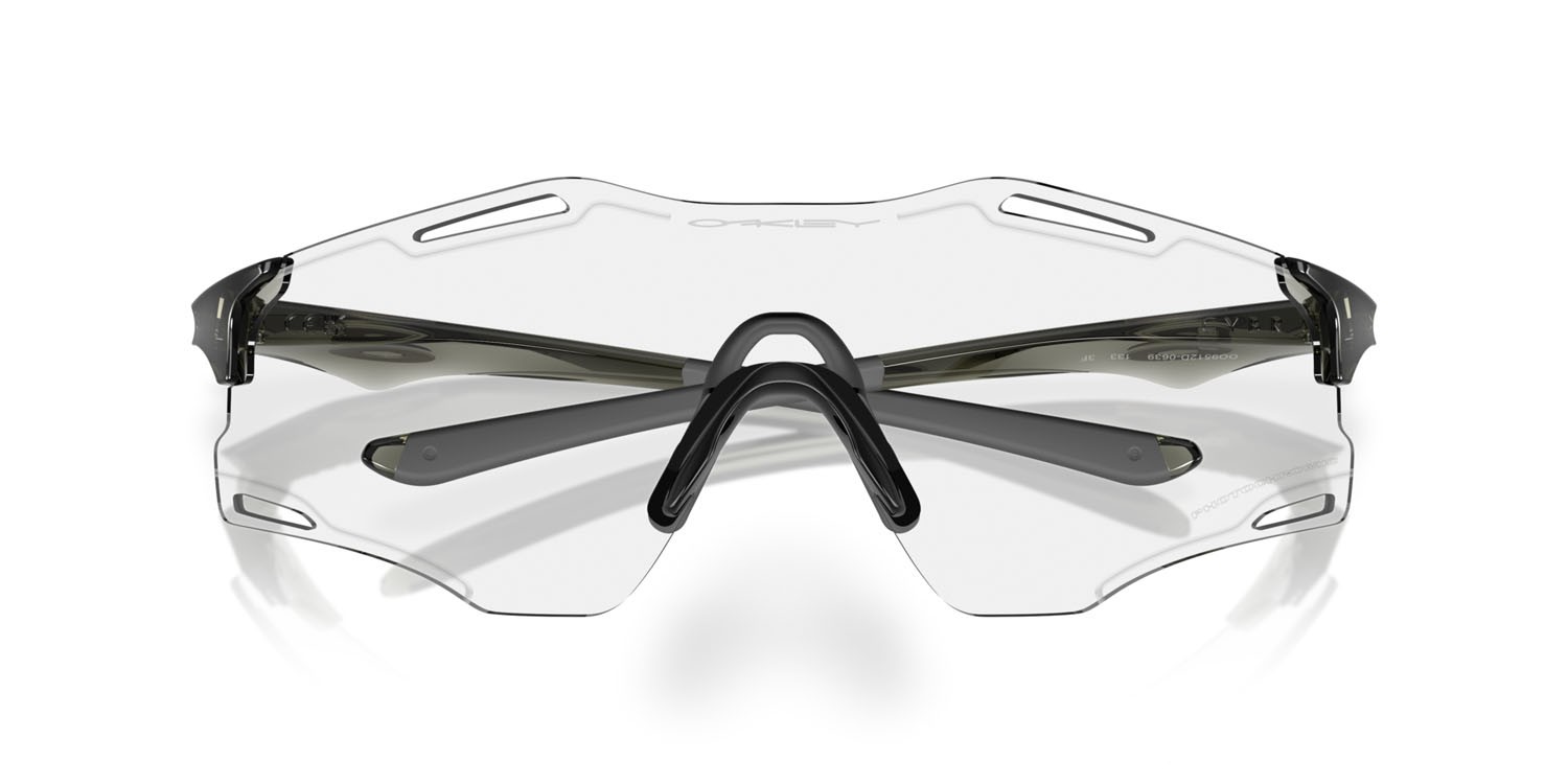 Sonnenbrillen Oakley Cybr Zero OO 9512D (951206) farbe grigio fumo traslucido form rechteckig gläser clear to black iridium photochromic
