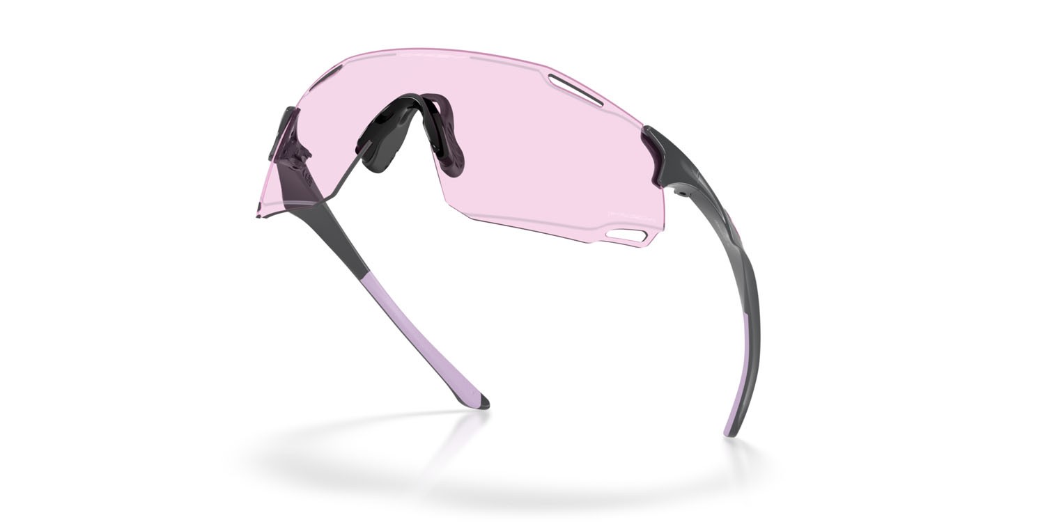 Sonnenbrillen Oakley Cybr Dyno OO 9513D (951304) farbe grigio carbone lucido form rechteckig gläser prizm low light