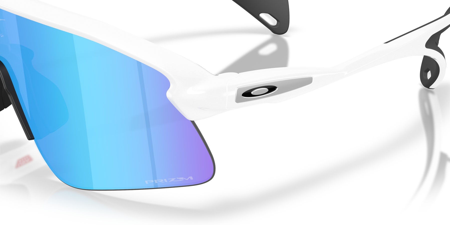 Sonnenbrillen Oakley Stunt Devil OO 9517 (951704) farbe bianco opaco form rechteckig gläser prizm sapphire