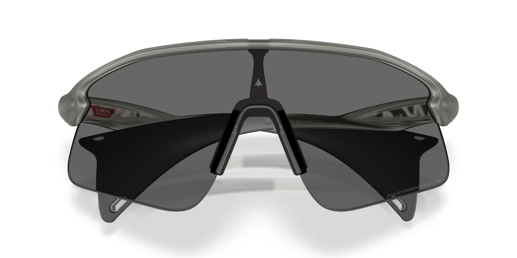 Sonnenbrillen Oakley Stunt Devil OO 9517 (951708) farbe grey ink form rechteckig gläser clear to black iridium photochromic