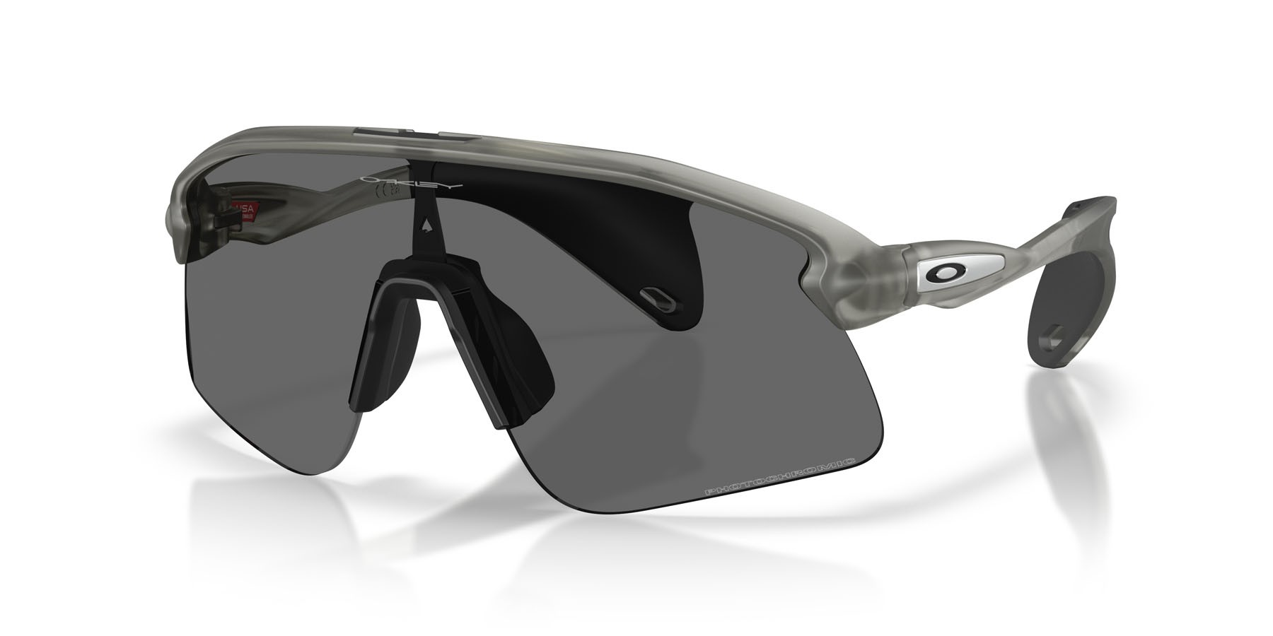 Sonnenbrillen Oakley Stunt Devil S OO 9518 (951808) farbe grey ink opaco form rechteckig gläser clear to black iridium photochromic