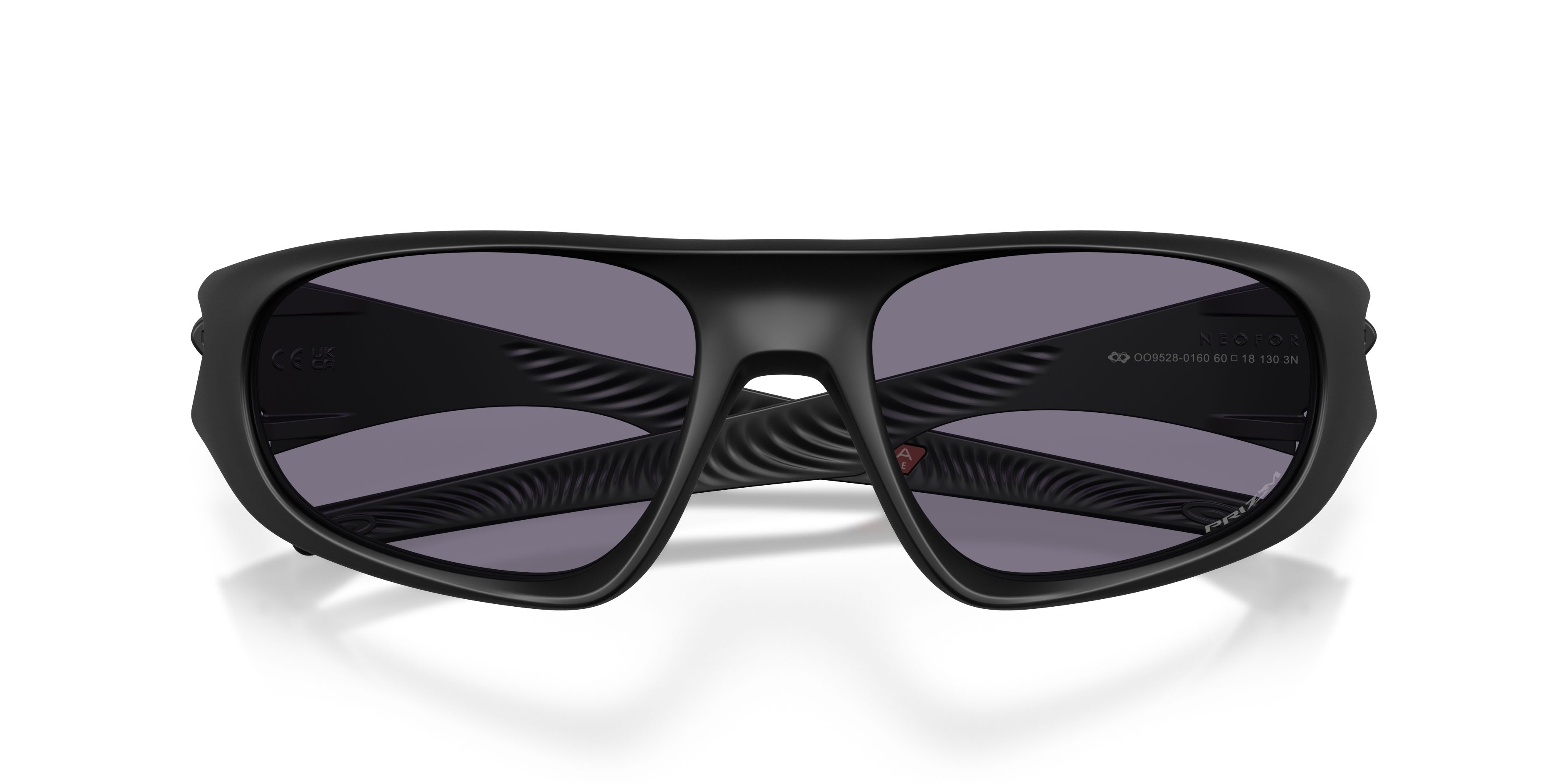 Sonnenbrillen Oakley Neoforma OO 9528 (952801) farbe nero opaco form oval gläser prizm grey