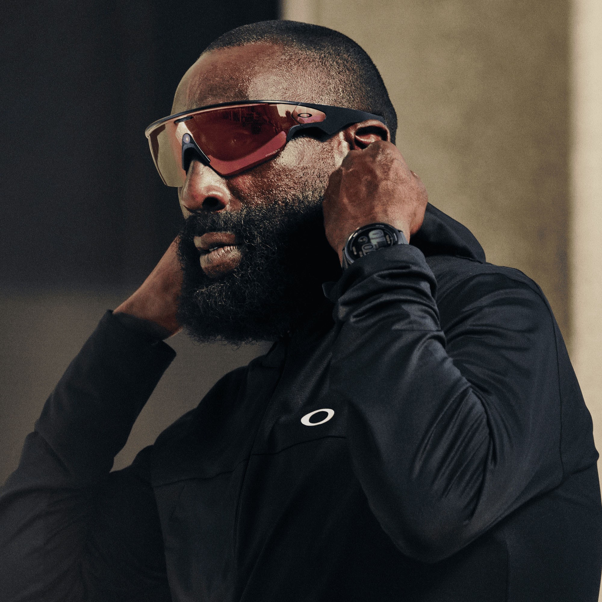 Sunglasses Oakley Meta AI Glasses Vanguard OW 8001 (800109) color nero shape rectangle lenses prizm transitions ember