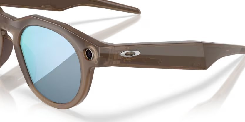 Occhiali da sole Oakley Meta AI Glasses HSTN OW 8002 (800206) colore marrone fumo forma rotondo lenti prizm deep water polarized